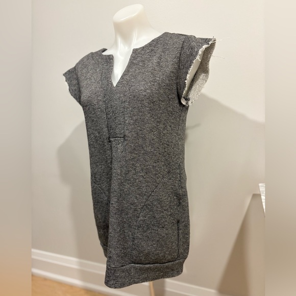 Gray Sleeveless V-Neck Dress - Picture 2 of 12